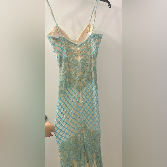 Elegant Mermaid Prom Dress - Picture 3 of 4